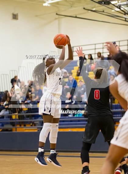 Thumbnail 1 in Little Elm vs. Liberty (5A Region 2 Bi-District Playoff) photogallery.