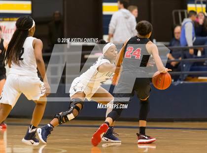 Thumbnail 3 in Little Elm vs. Liberty (5A Region 2 Bi-District Playoff) photogallery.