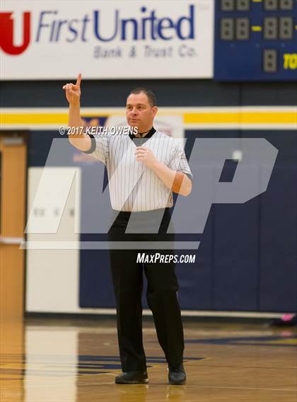 Thumbnail 3 in Little Elm vs. Liberty (5A Region 2 Bi-District Playoff) photogallery.