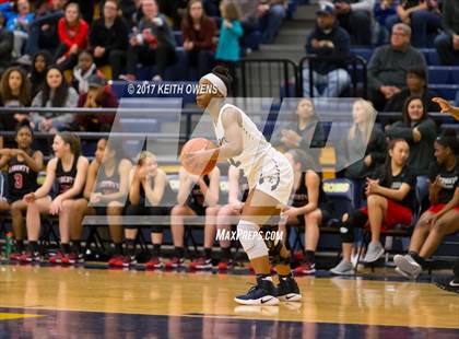 Thumbnail 1 in Little Elm vs. Liberty (5A Region 2 Bi-District Playoff) photogallery.