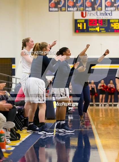 Thumbnail 2 in Little Elm vs. Liberty (5A Region 2 Bi-District Playoff) photogallery.