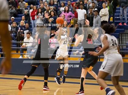 Thumbnail 2 in Little Elm vs. Liberty (5A Region 2 Bi-District Playoff) photogallery.