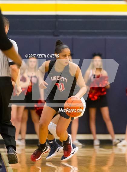 Thumbnail 1 in Little Elm vs. Liberty (5A Region 2 Bi-District Playoff) photogallery.