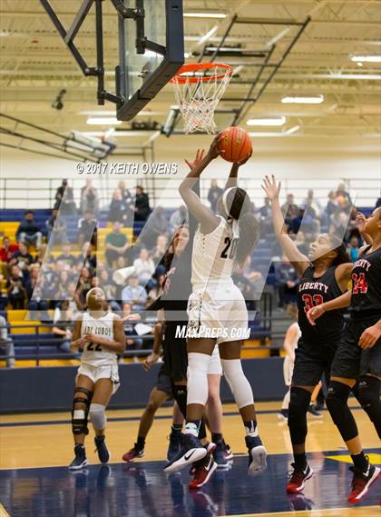 Thumbnail 3 in Little Elm vs. Liberty (5A Region 2 Bi-District Playoff) photogallery.