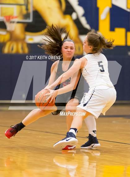 Thumbnail 3 in Little Elm vs. Liberty (5A Region 2 Bi-District Playoff) photogallery.