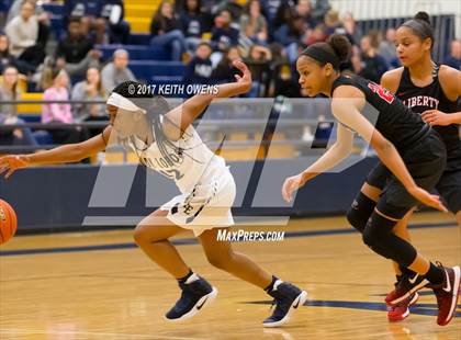 Thumbnail 2 in Little Elm vs. Liberty (5A Region 2 Bi-District Playoff) photogallery.
