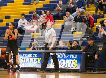 Thumbnail 3 in Little Elm vs. Liberty (5A Region 2 Bi-District Playoff) photogallery.