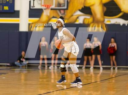 Thumbnail 2 in Little Elm vs. Liberty (5A Region 2 Bi-District Playoff) photogallery.