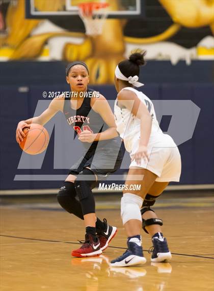 Thumbnail 3 in Little Elm vs. Liberty (5A Region 2 Bi-District Playoff) photogallery.