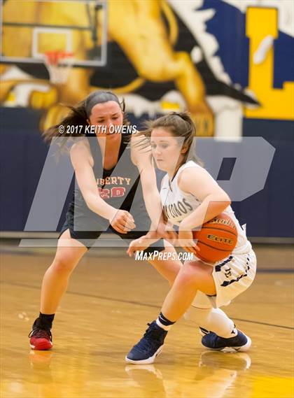 Thumbnail 1 in Little Elm vs. Liberty (5A Region 2 Bi-District Playoff) photogallery.