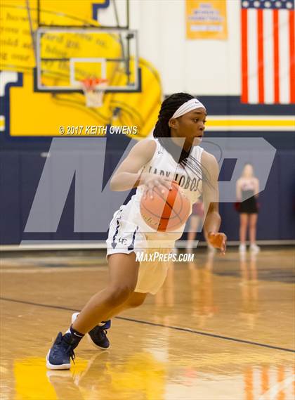 Thumbnail 1 in Little Elm vs. Liberty (5A Region 2 Bi-District Playoff) photogallery.