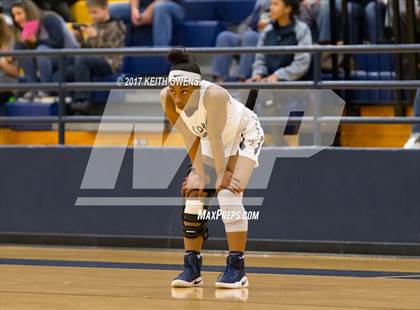 Thumbnail 1 in Little Elm vs. Liberty (5A Region 2 Bi-District Playoff) photogallery.