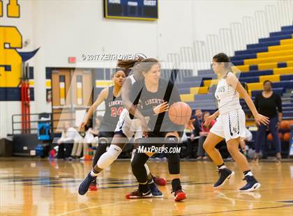 Thumbnail 3 in Little Elm vs. Liberty (5A Region 2 Bi-District Playoff) photogallery.