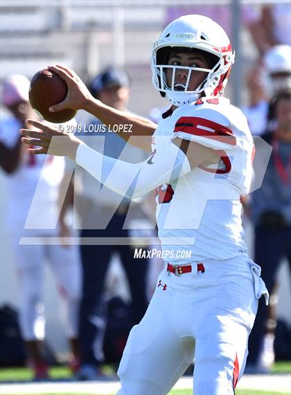 Thumbnail 1 in JSerra Catholic vs. Milton (Trinity League vs. USA Showcase) photogallery.