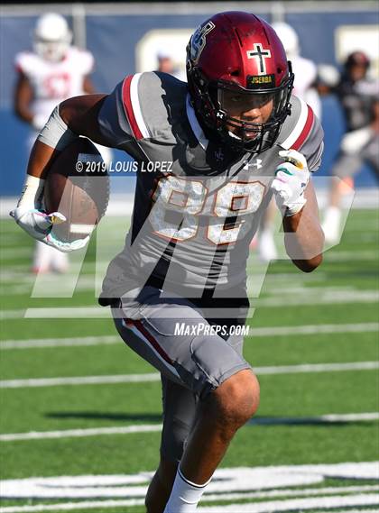 Thumbnail 2 in JSerra Catholic vs. Milton (Trinity League vs. USA Showcase) photogallery.