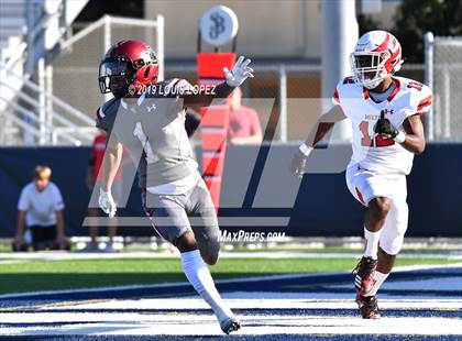 Thumbnail 2 in JSerra Catholic vs. Milton (Trinity League vs. USA Showcase) photogallery.