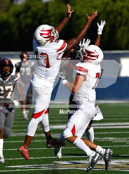 Thumbnail 3 in JSerra Catholic vs. Milton (Trinity League vs. USA Showcase) photogallery.