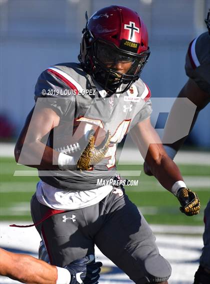 Thumbnail 2 in JSerra Catholic vs. Milton (Trinity League vs. USA Showcase) photogallery.