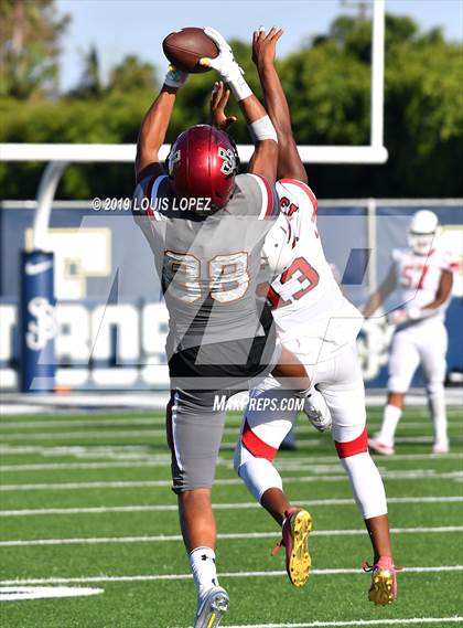 Thumbnail 2 in JSerra Catholic vs. Milton (Trinity League vs. USA Showcase) photogallery.