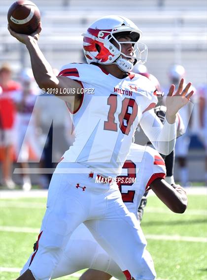 Thumbnail 2 in JSerra Catholic vs. Milton (Trinity League vs. USA Showcase) photogallery.