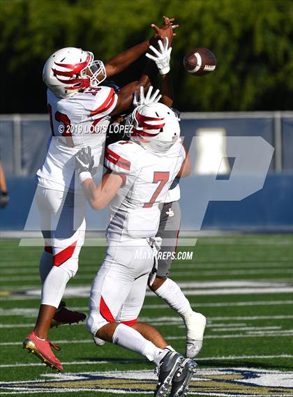 Thumbnail 1 in JSerra Catholic vs. Milton (Trinity League vs. USA Showcase) photogallery.