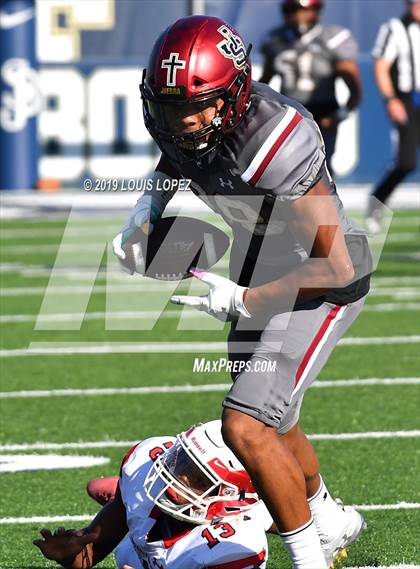 Thumbnail 2 in JSerra Catholic vs. Milton (Trinity League vs. USA Showcase) photogallery.