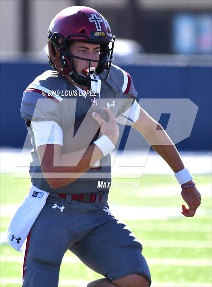 Thumbnail 2 in JSerra Catholic vs. Milton (Trinity League vs. USA Showcase) photogallery.