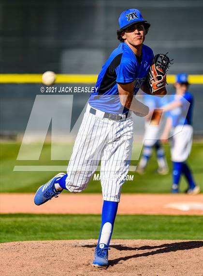 Thumbnail 1 in Gilbert @ Mesquite photogallery.