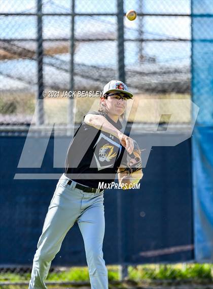 Thumbnail 3 in Gilbert @ Mesquite photogallery.