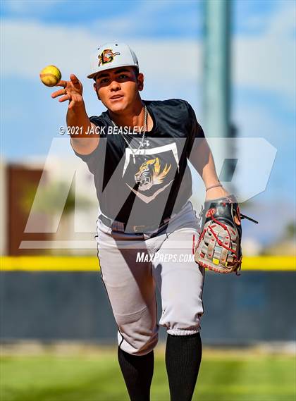 Thumbnail 3 in Gilbert @ Mesquite photogallery.