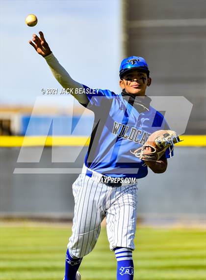 Thumbnail 1 in Gilbert @ Mesquite photogallery.