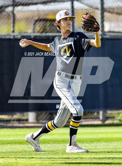 Thumbnail 1 in Gilbert @ Mesquite photogallery.