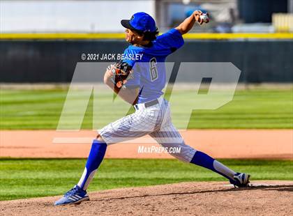 Thumbnail 1 in Gilbert @ Mesquite photogallery.