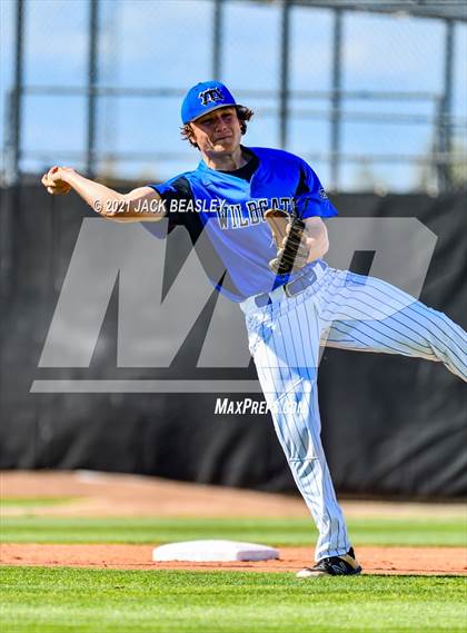 Thumbnail 1 in Gilbert @ Mesquite photogallery.