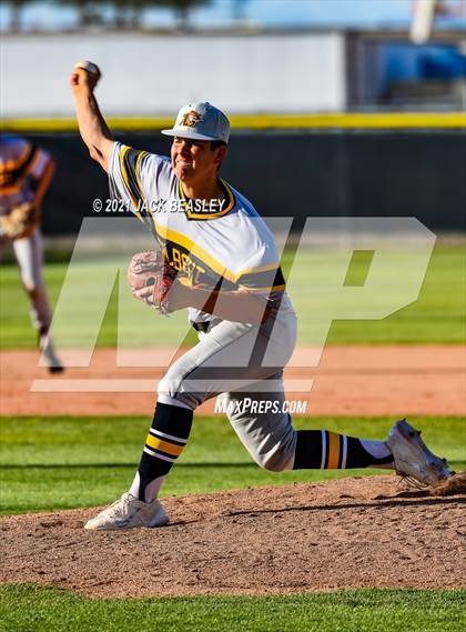 Thumbnail 3 in Gilbert @ Mesquite photogallery.