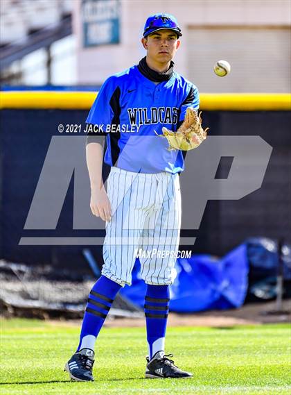 Thumbnail 1 in Gilbert @ Mesquite photogallery.