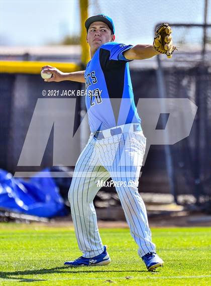 Thumbnail 1 in Gilbert @ Mesquite photogallery.