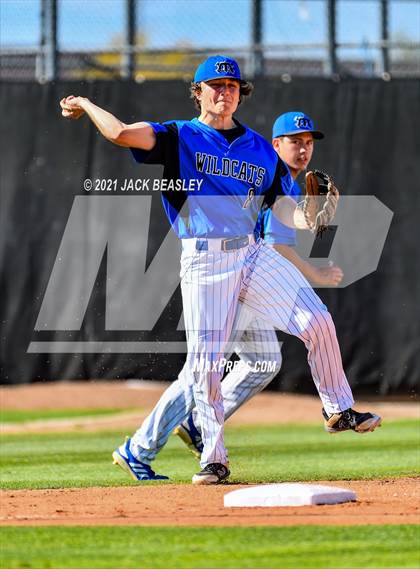 Thumbnail 1 in Gilbert @ Mesquite photogallery.