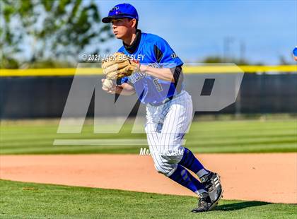 Thumbnail 1 in Gilbert @ Mesquite photogallery.