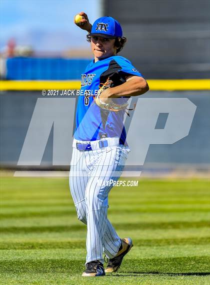 Thumbnail 1 in Gilbert @ Mesquite photogallery.