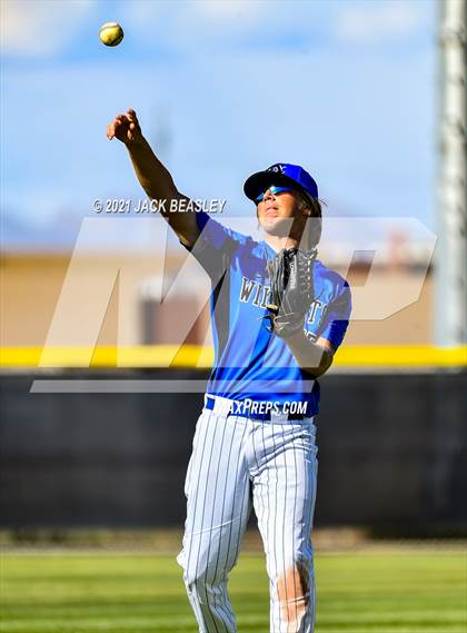 Thumbnail 1 in Gilbert @ Mesquite photogallery.