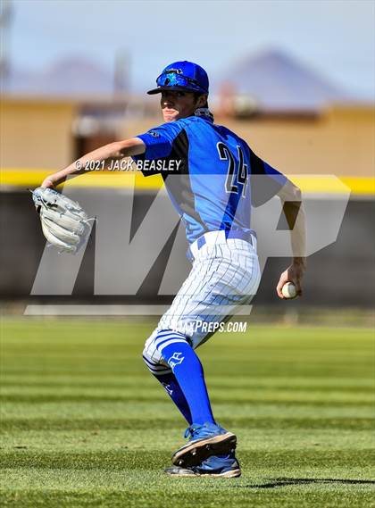 Thumbnail 1 in Gilbert @ Mesquite photogallery.