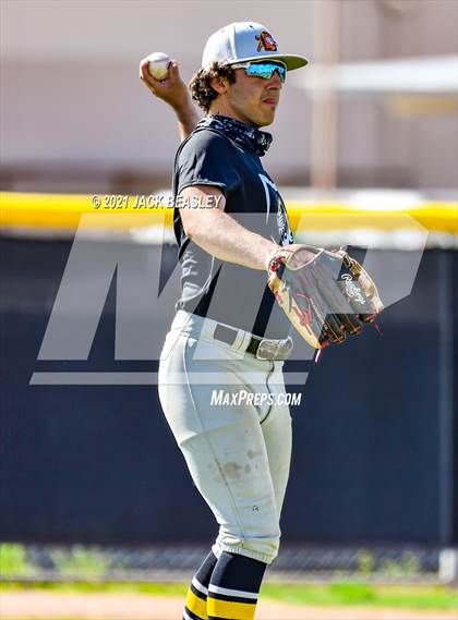 Thumbnail 3 in Gilbert @ Mesquite photogallery.
