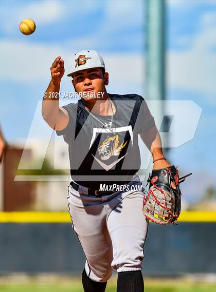 Thumbnail 1 in Gilbert @ Mesquite photogallery.