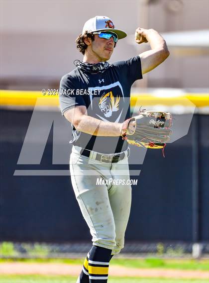 Thumbnail 1 in Gilbert @ Mesquite photogallery.