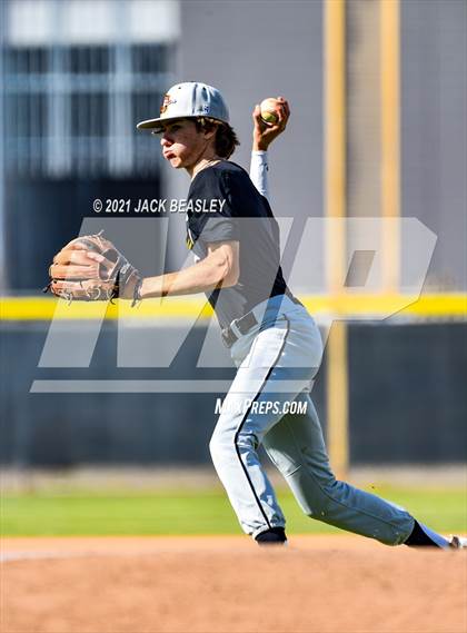 Thumbnail 3 in Gilbert @ Mesquite photogallery.
