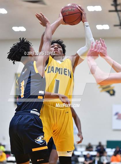 Thumbnail 2 in Rancho Christian vs. Damien (The Classic at Damien) photogallery.