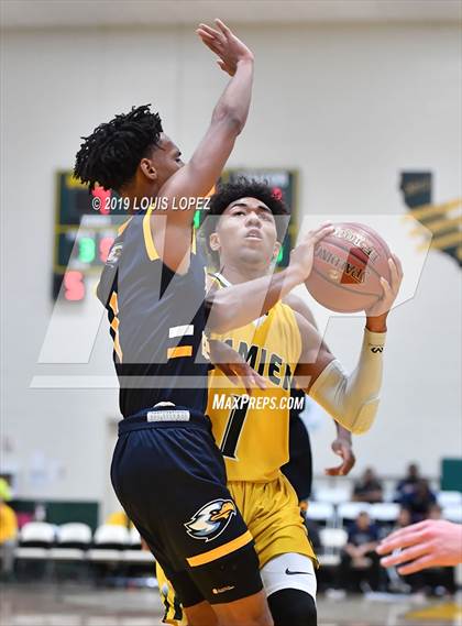 Thumbnail 3 in Rancho Christian vs. Damien (The Classic at Damien) photogallery.