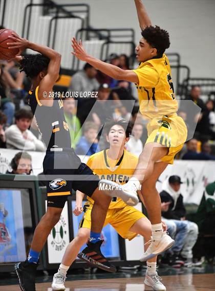 Thumbnail 3 in Rancho Christian vs. Damien (The Classic at Damien) photogallery.