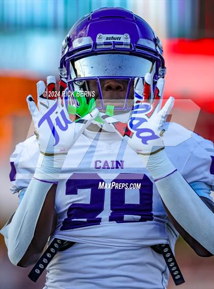 Thumbnail 2 in Magnolia vs Klein Cain photogallery.